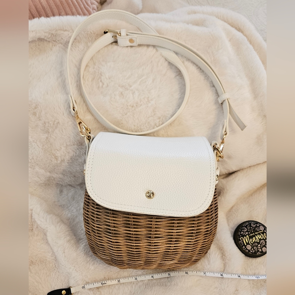 Tommy Bahama EUC Wicker Purse